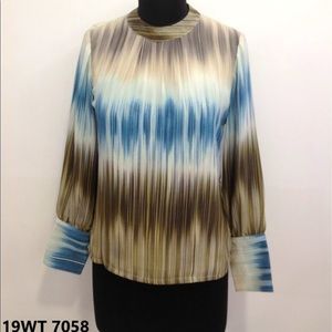 Top with full sleeves